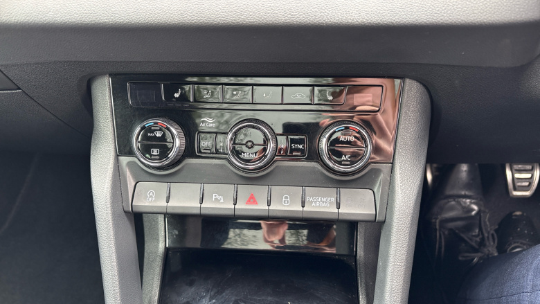 Skoda Karoq 2.0 TDI Sport Line 4x4 5dr Diesel Estate